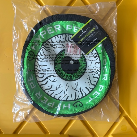 Hyper Pet Flippy Flopper 9" Flying Disc Soft Dog Toy (eyeball) - Picture 2 of 5